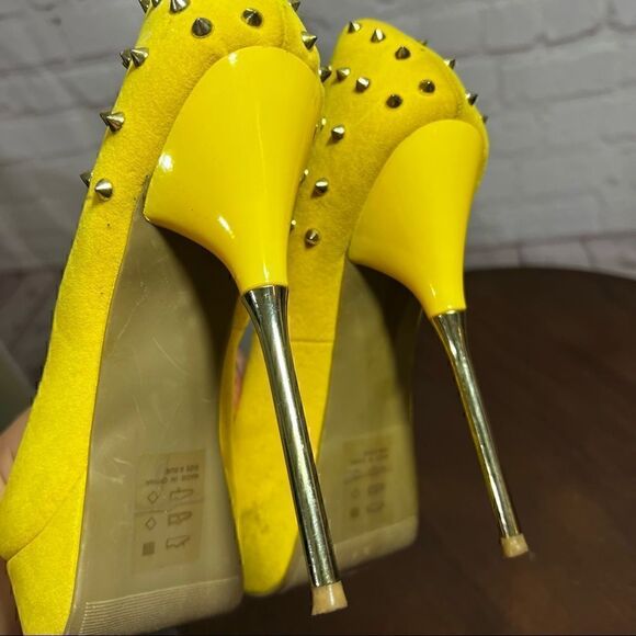 Shoe dazzle yellow suede like studded stiletto pumps GUC 8.5 - Picture 7 of 12